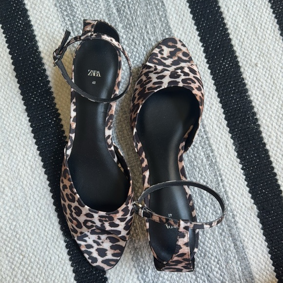 NEW Zara Leopard Pring Peep Toe Kitten Heels Ankle Strap Sandals - Picture 2 of 4